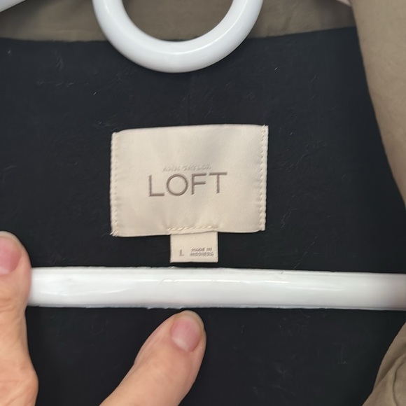 Loft Women's Khaki Faux Fur-Trimmed Removable Hooded Barn Type Jacket. EUC - Picture 2 of 9